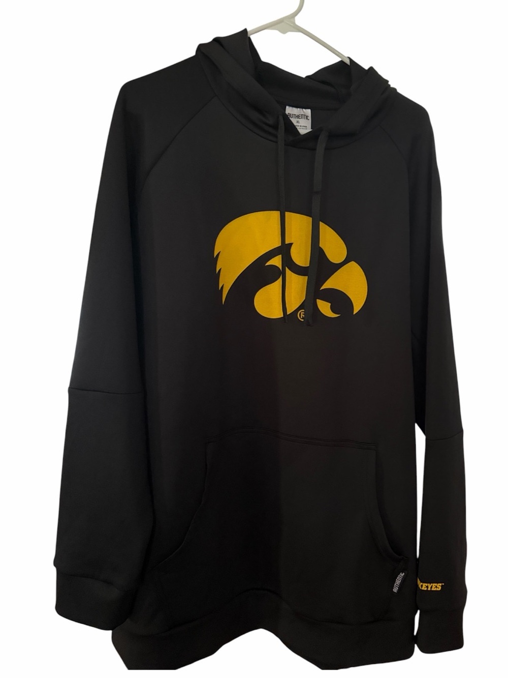 BNWT Iowa Hawkeyes Sweatshirt XL